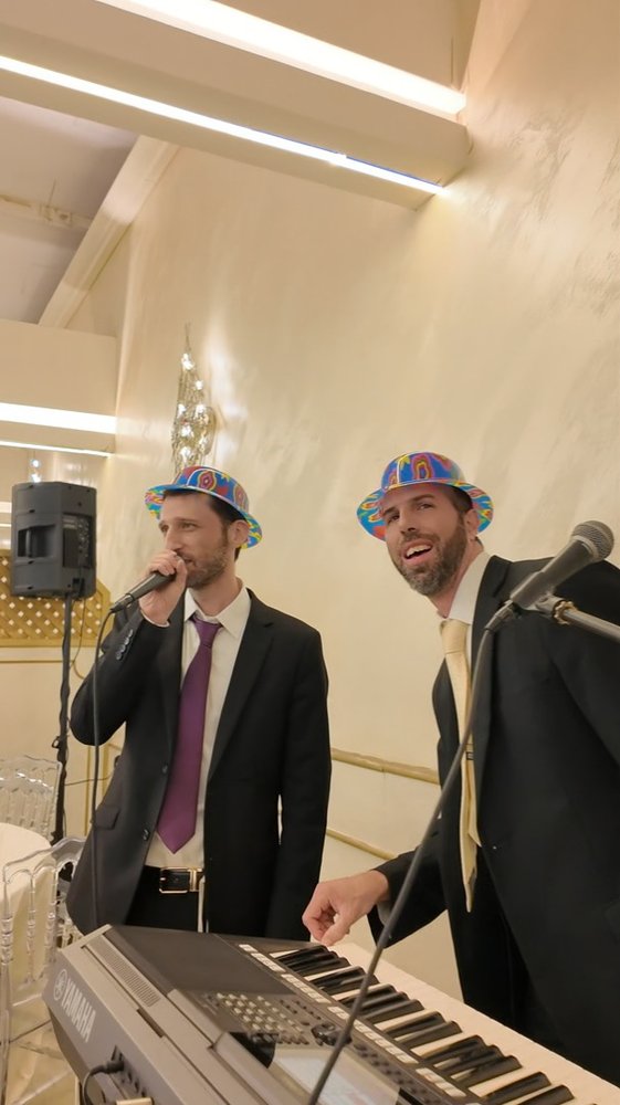מאיר דורון & צבי שניידר - זמר וקלידן לבר מצווה ואירועים קטנים