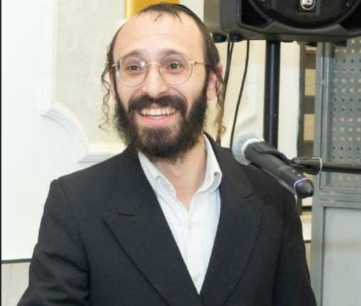 אושי קורצוג - זמר וקלידן לבר מצווה ואירועים קטנים